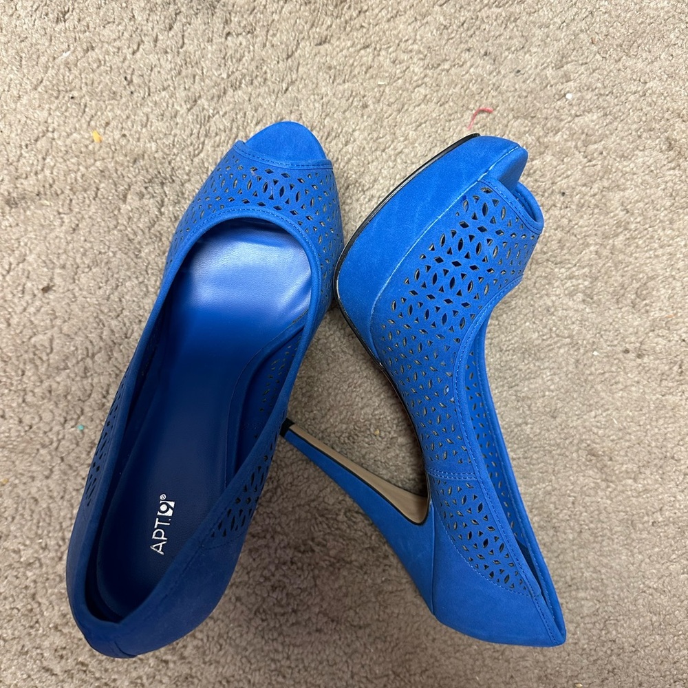 Apt. 9 Women's Vibrant Blue Cutout Heels